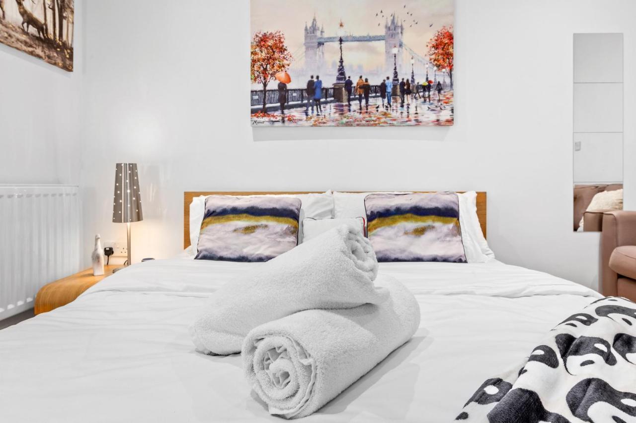 3-Bedroom Flat In London Sleeps 14 Hy1 Exterior photo