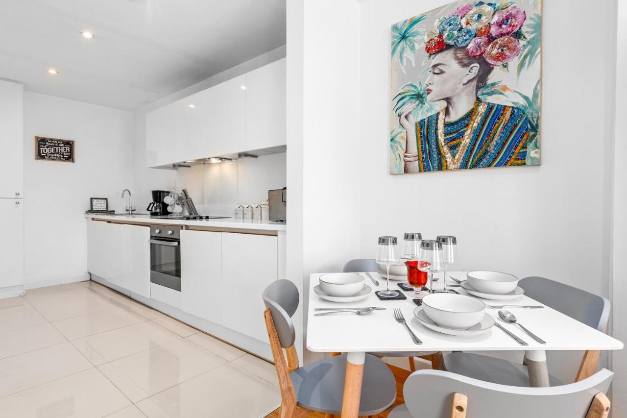 3-Bedroom Flat In London Sleeps 14 Hy1 Exterior photo